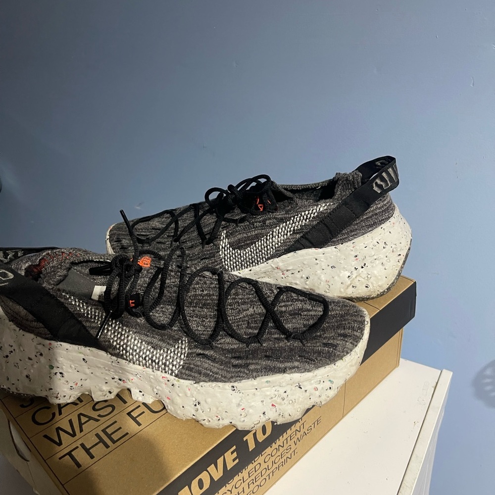 Nike Bio - Picture 3 of 4